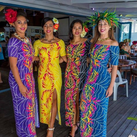 Stunning collections of @inangarodesign worn by our beautiful @misscookislands contestants 🌺 👧 👑 👗 #misscookislands2017 #pacificfashion #pacificprint #handpainted #pacificwear #islandinspiration #elegance #pacificstyle #stylist #islandgirl #cookislandswear #pacificmade #cookislandstourism #southpacificislands #inangarodesigns #southpacific Hawaiian Dress Pattern, Samoan Clothing, Samoan Dress, Samoan Designs, 21st Ideas, Cultural Clothing, Island Style Clothing, Island Dresses, Polynesian Dress