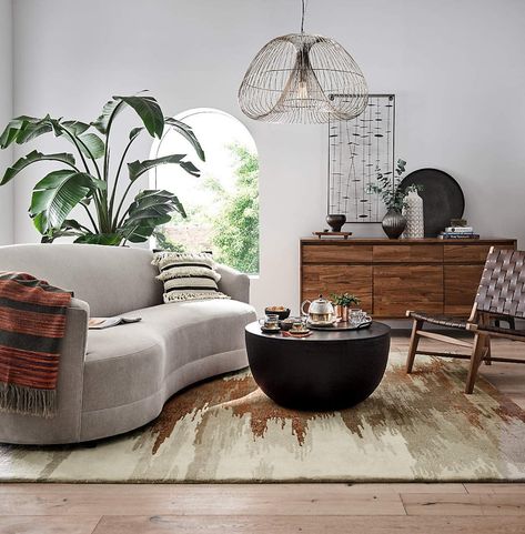 Best Small-Space Couch: Crate & Barrel Infiniti Curved Back Sofa Curvy Furniture, Modern Curved Sofa, Curved Couch, Drum Coffee Table, Metal Drum, Sofa Review, Teak Sideboard, Curved Sofa, Sofa Styling