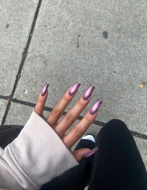 Halo Acrylic Nails, Cute Acrylic Nails January, Nails Inspiration 2024, Square Design Nails, Different Color Nails Acrylic, Sassy Nails Designs, Short Nail Designs Square, Purple Chrome Nails Design, Nails With Design Ideas