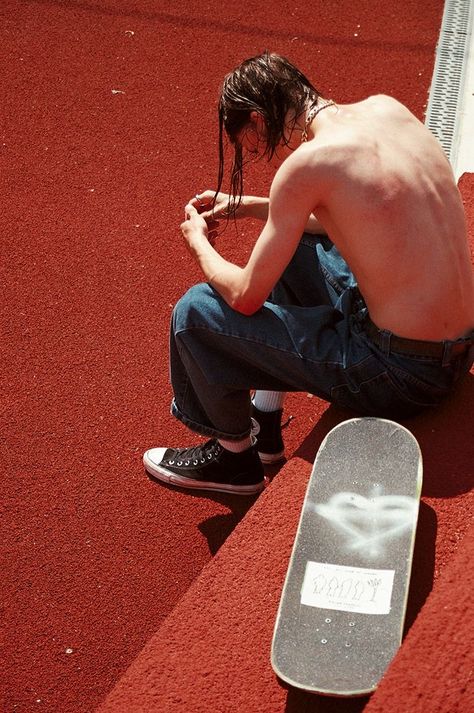 Skater Photoshoot, Ryan Beatty, Skate Photography, Skate Photos, Skateboard Photography, Party Photoshoot, Skater Aesthetic, 사진 촬영 포즈, Body Reference Poses