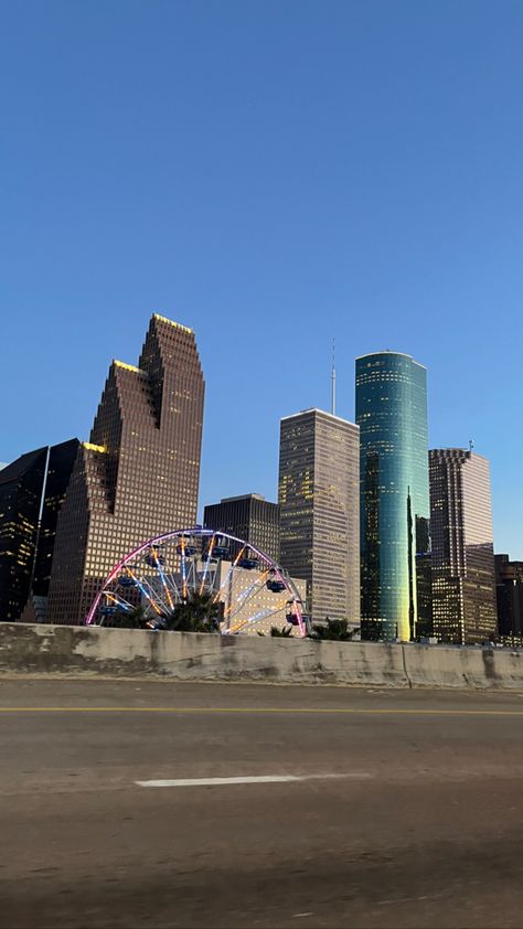 Downtown Houston Texas, Houston Texas Skyline, City View Night, City Life Aesthetic, Texas Sunset, Houston Skyline, Houston City, City Sunset, Cityscape Photography