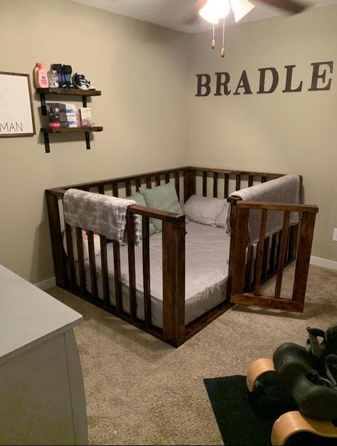 Size Full Floor bed frame w/ gate for one sweet kiddo 😁 Twin Bed Crib, Floor Crib, Diy Toddler Bed, Toddler Floor Bed, Baby Room Organization, Nursery Room Design, Girl Nursery Room, Baby Room Inspiration, Baby Boy Room Nursery