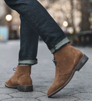 Men's Fall Fashion 2020 - The Ultimate Guide to What to Wear in the Fall Suede Chukka Boots Men Outfit, Chukka Boots Outfit, Mens Suede Chukka Boots, Suede Boots Outfit, Work Wardrobe Essentials, Brown Suede Chelsea Boots, Mens Suede Boots, Boots Men Outfit, Thursday Boot Company