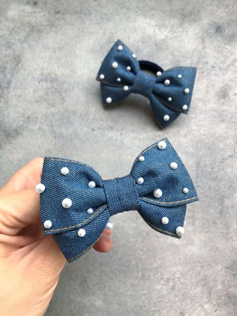 Denim Hair Bows, Tas Denim, Hair Bows Diy Ribbon, Butterfly Hair Accessories, Denim Earrings, Denim Bows, Homemade Bows, Diy Hair Accessories Ribbon, Denim Crafts Diy