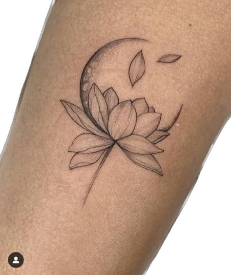 Lotus Tattoo Design For Women, Lotus Tattoo Ideas For Women, Lotus Tattoo Ideas, Lotus Flower Tattoo Ideas, Simple Lotus Flower Tattoo, Lotus Flower Tattoos, Lotusblume Tattoo, Delicate Tattoos For Women, Lotus Flower Tattoo Design