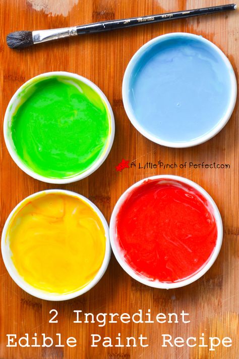 2 Ingredient Edible Paint Recipe- kids can turn food into art or let your little toddler or baby became an artist with this taste-safe paint recipe Edible Paint For Cakes, Homemade Sidewalk Chalk, Chalk Paint Recipe, Owl Cakes, Paint Recipe, Diy Edible, Cookie Decorating Party, Paint Cookies, Edible Crafts