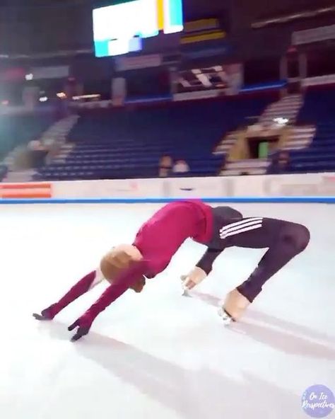 Sasha Ice Skating, Ice Skating Sasha Trusova, How To Skate On Ice, Ice Skating Tricks, Dance On Ice, Skate On Ice, Ice Skating Videos, Skating On Ice, Figure Ice Skating