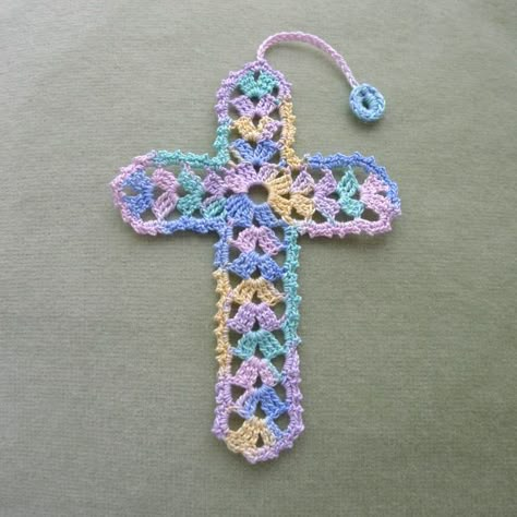 Beautiful thread cross. I have a white one but am going to buy some variegated thread. Crocheted Cross, Crochet Bookmarks Free Patterns, Appliques Au Crochet, Cross Bookmark, Crochet Bookmark Pattern, Crochet Bookmark, Crochet Bookmarks, Book Markers, Crochet Cross