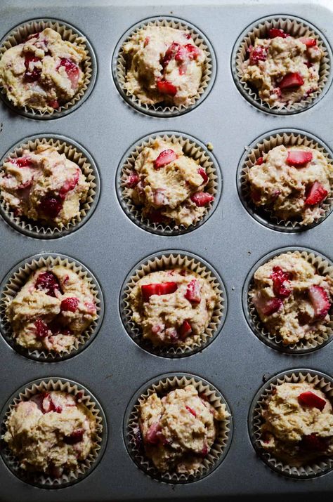 Fluffy and big these are delightful and delicious! Make these easy strawberry muffins today for tomorrow's snack break!! Healthy Strawberry Muffins, Strawberry Muffins Easy, Strawberry Muffins Healthy, Muffins Easy, Banana Oat Muffins, Strawberry Muffins, Banana Oat, Oat Muffins, Healthy Strawberry