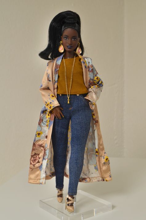 Natural Hair Doll, Original Barbie Doll, Made To Move Barbie, Diva Dolls, Curvy Barbie, Barbie Hair, African American Dolls, Doll Clothes Barbie, Barbie Fashionista