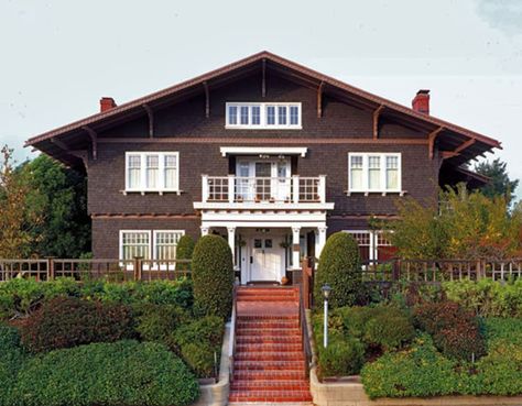 Swiss Chalet Exterior, Chalet Exterior, Chalet Style Homes, Swiss House, Swiss Cottage, Exposed Rafters, Swiss Chalet, Chalet Style, Brown House