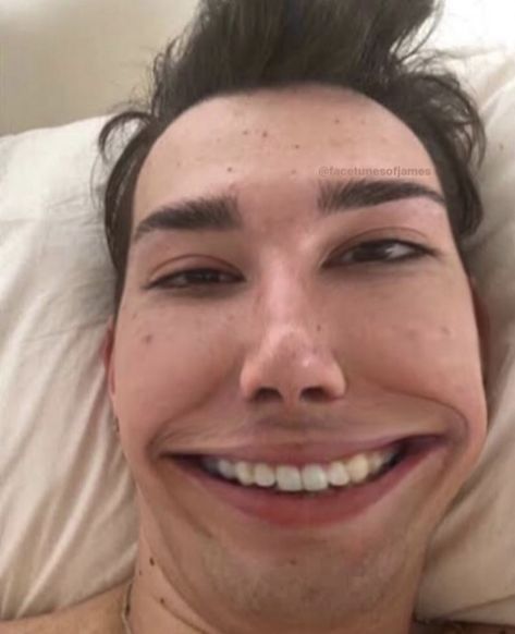 James Charles James Charles Funny Pics, James Charles Funny Pictures, Funny James Charles Pics, Funny James Charles, James Charles Meme, Funny Man Pictures, Charles Meme, Sister Meme, Hey Sisters