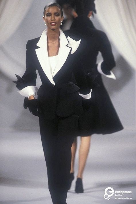 1989 Christian Dior Autumn-Winter, Couture Dior In The 90s, Dior Couture Vintage, Maureen Gallagher, 90s Dior, Winter Couture, Christian Dior Handbags, Dior Collection, Christian Dior Haute Couture, Dior Haute Couture