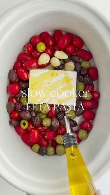 Alia & Radwa on Instagram: "save this SLOW COOKER FETA PASTA 🍅 this @crockpot slow cooker pasta recipe is perfect whether you're getting back into the office or back to school. The Crockpot™ Design Series Lunch Crock™ Food Warmer is great for keeping the pasta warm without having to reheat! #crockpotambassador #crockpotrecipes #crockpotpartner #fooddolls INGREDIENTS * 8 ounce chunk feta cheese * 2 cups cherry tomatoes * 4 cloves peeled garlic * 1/2 cup kalamata olives, pitted * 1/2 cup green ol Feta Pasta Crockpot, Cherry Tomato Crockpot Recipes, Feta Crockpot, Veggie Prep, Pasta With Olives, Crockpot Slow Cooker, Slow Cooker Pasta Recipes, Crockpot Pasta, Feta Cheese Recipes