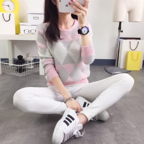 7c4ede33a62160a19586f6e26eaefacfdesc33422385ri Korean Girl Fashion Casual, Club Factory, Korean Winter Outfits, Ladies Sweater, Korean Casual Outfits, Stylish Sweaters, Fashionista Clothes, Warm Spring, Korean Girl Fashion