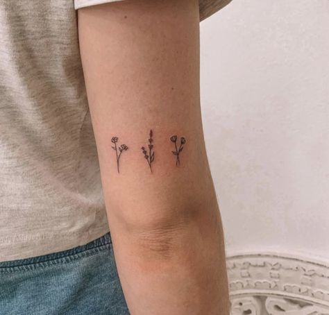 Arm Shading, Inner Elbow Tattoos, Simple Line Tattoo, Hand Tattoo Designs, Tiny Flower Tattoos, Simple Forearm Tattoos, Tattoo Flowers, Elbow Tattoos, Petite Tattoos