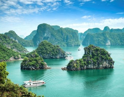 Vietnam Voyage, Ha Long Bay, Ha Long, Breathtaking Places, Halong Bay, Kid Friendly Trips, Beautiful Places On Earth, Beautiful Places In The World, Angkor