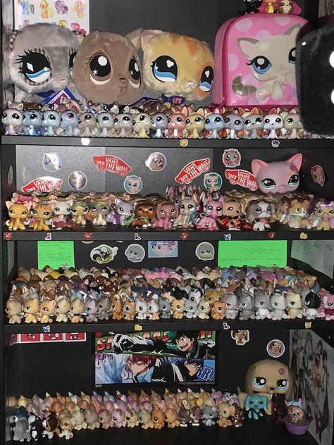 Littlest Pet Shop Display, Lps In Store, Lps Merch, Lps Nostalgia, Littlest Pet Shop Collection, Lps In Packages, Lps Collection, Lps Drawings, Stranger Things Funko Pop