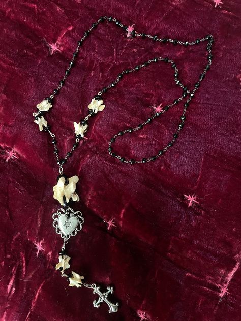 real bone and glass bead rosary with vintage pendants Bone Rosary, Weird Diy, Diy Rosary, Goth Diy, Rosary Style Necklace, Bead Rosary, Ramona Flowers, Character Board, Real Bones