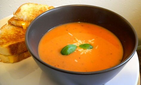 Baked Parmesan Tomatoes, Fresh Tomato Recipes, Canned Tomato Soup, Creamed Onions, Soup Kitchen, Tomato Soup Recipes, Tomato Recipes, Tomato Soup, Fresh Tomatoes