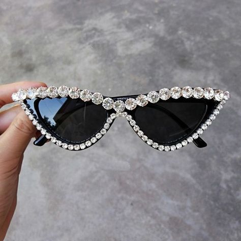 Pretty Sunglasses, Cat Eye Sunglasses Vintage, Sunglasses Cat Eye, Brand Sunglasses, Rhinestone Sunglasses, Party Sunglasses, Fashion Eye Glasses, Stylish Glasses, Cat Eyes