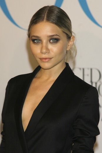 Ashley Olsen Ashley Olsen Makeup, Olsen Makeup, Ashley Olsen Hair, Ashley Olsen Style, Olsen Style, Makeup 2024, Hannah Ferguson, Mary Kate Ashley, Olsen Twins