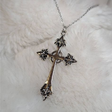 Gothic Cross Pendant, Big Silver Cross Necklace, French Christian Gothic Jewelry, Cross Necklace Aesthetic, Victorian Cross Necklace, Crosses Necklace, Hip Hop Style Outfits, Cross Pendant Necklace Woman, Large Cross Necklace