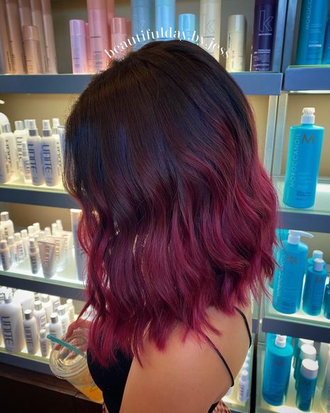 Dark Pink Hair Underneath, Wine Hair Color Short, Short Burgundy Hair With Highlights, Hair Colour Ideas For Short Hair Shoulder Length, Red Balayage Brown Hair, Pink Hair With Dark Hair, Maroon Hair With Highlights, Maroon Hair Short, Red Baylage On Brown Hair