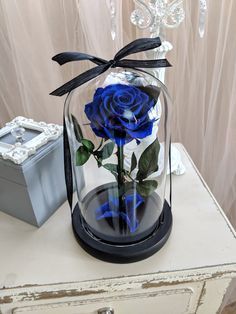 15 Party Ideas Quinceanera, Royal Blue Centerpieces, Blue Quinceanera Theme, Quince Centerpieces, Rose Beauty And The Beast, Rose In Glass Dome, Royal Blue Wedding Theme, Royal Blue Quince, Blue Sweet 16