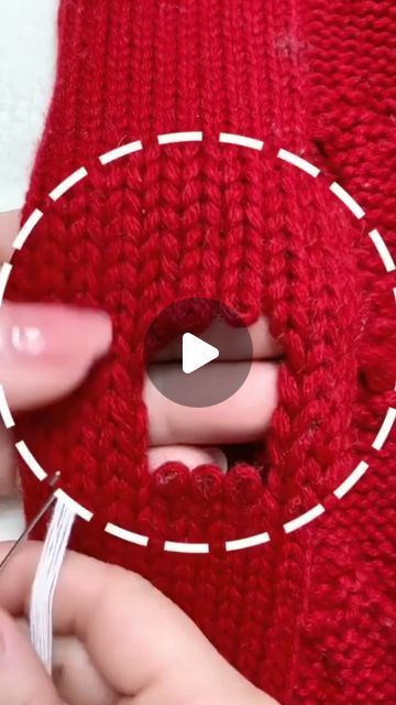 Sewing Tiktok, Advanced Sewing Projects, Casting Off Knitting, Knitting Hacks, Knitting Stitches Tutorial, Sew Ins, Repair Clothes, Knitted Afghans, Knitted Baby Blankets