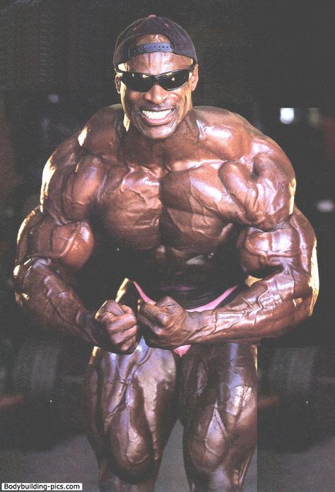 Arnold Pose, Muscle Building Breakfast, Muscle Building Meal Plan, Protein To Build Muscle, Muscle Building Foods, Muscle Building Diet, Ronnie Coleman, Bodybuilders Men, Body Building Men