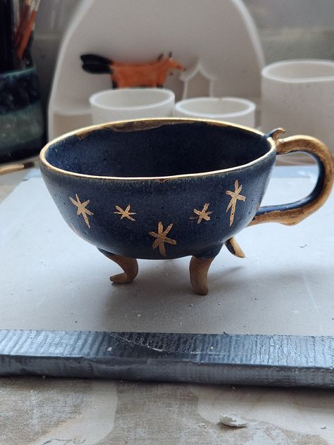 Astrology Ceramics, Dark Pottery, Ceramics Inspiration, Coffee Corner, Clay Jewelry Diy, Ceramics Ideas Pottery, Sculpting Clay, Cute Cups, Air Dry Clay