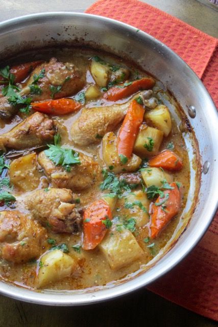 White Wine Chicken Stew, White Wine Chicken, Wine Chicken, Stew Chicken Recipe, Turkey Dishes, Chicken Stew, Poultry Recipes, Stew Recipes, A Bowl