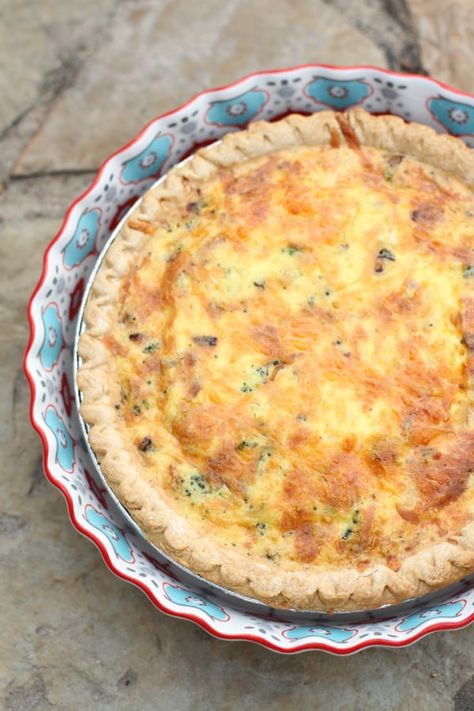 Broccoli Quiche Recipes, Chicken Quiche, Broccoli Quiche, Breakfast Quiche Recipes, Quiche Recipes Easy, Chicken And Broccoli, Breakfast Quiche, Milk It, Quiche Recipes