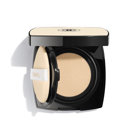 HEALTHY GLOW GEL TOUCH FOUNDATION Foundation Png, Chanel Les Beiges, Moisturizing Foundation, Cushion Foundation, Chanel Beauty, Chanel Makeup, Translucent Powder, Even Out Skin Tone, No Foundation Makeup