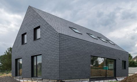 Maison individuelle   à Forville Slate Cladding, Slate Roof Tiles, Tile Design Ideas, Scandinavian House, Roof Cladding, Roofing Options, Cladding Design, Tile Cladding, Facade Cladding