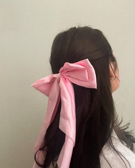 #pink #bows Pink Bows, Y2k Pink, Brunette Girl, Pink Bow, Dark Hair, Camera Roll, Black Hair, Collage, Wardrobe