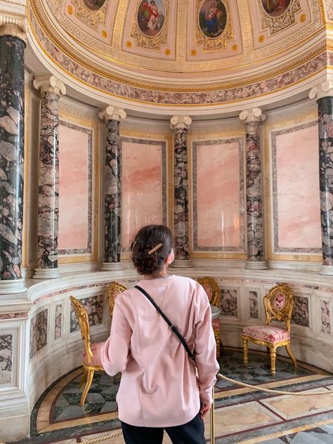 Art Museum Aesthetic Pink, Pink Museum Aesthetic, Pink Museum, Pink Academia, Classy Lifestyle, Nails Love, Romantic Academia, Studying Library, Vintage Nails