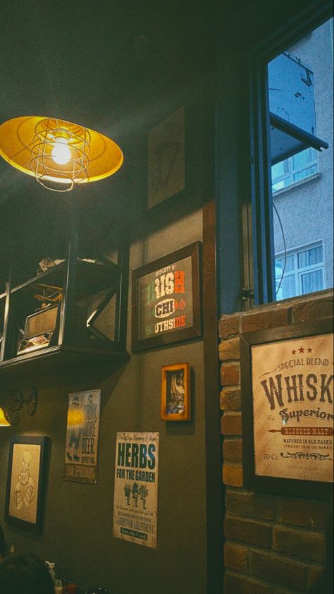 #irishpub #pub #ankarakeşif #ankara #tunalı #aesthetic #analog #instagramstories #beer #cheers #dubhlinn #ankaramekanlar Old Irish Pub Aesthetic, Old Pub Aesthetic, Beer Cheers Aesthetic, Lexicore Aesthetic, Irish Pub Aesthetic, Ankara Aesthetic, Cheers Aesthetic, Pub Aesthetic, Soul Images