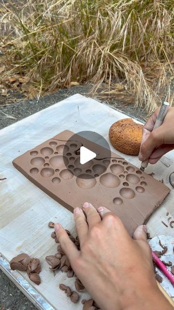 Ceramic Palette Watercolor, Watercolor Ceramics, Ceramic Carving, Ceramic Paint Palette, Pottery Design, Wheel Thrown Ceramics, Pottery Videos, Leaf Bowls, Slab Pottery