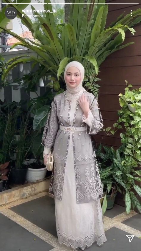 Ide Dress Bridesmaid Hijab, Dres Wisuda Modern, Dress Brokat Modern Fashion, Dres Kondangan Hijab, Kebaya Bridesmaid Hijab, Dres Brukat, Dress Kondangan Hijab, Dres Kondangan, Dress Kebaya Modern