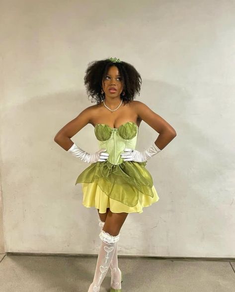 Princess Tiana Costume, Guess The Character, Princess Tiana Dress, Riele Downs, Tiana Costume, Food Halloween Costumes, Disney Princess Halloween, Tiana Dress, Princesa Tiana