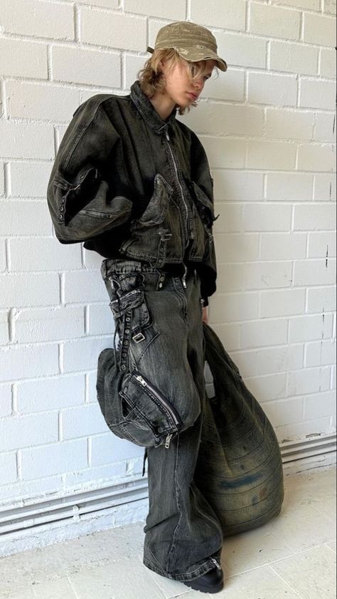 Vamp Pants, Techno Outfit, Y2k Archive, Baggy Outfit Ideas, Masc Outfits, Guy Fits, Concept Clothing, Archive Fashion, Mens Outfit Inspiration