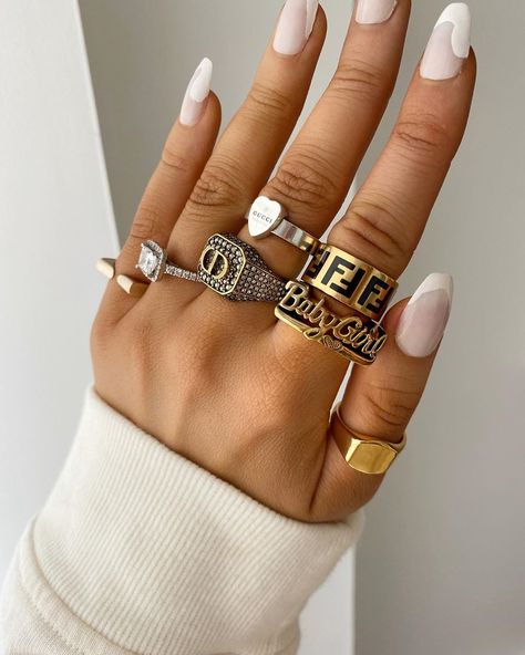 Fendi Ring, Jewelry Closet, Necklace Combo, Dior Jewelry, Stylish Handbags, Dope Jewelry, Classy Jewelry, Stacked Jewelry, Girly Jewelry