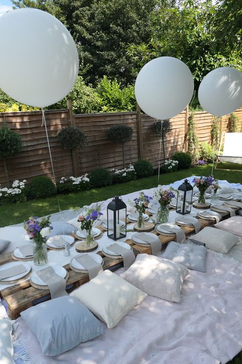 Boho Garden Party, Backyard Dinner Party, Backyard Birthday Parties, Picnic Birthday Party, Idee Babyshower, Deco Champetre, Backyard Birthday, Backyard Picnic, Picnic Inspiration