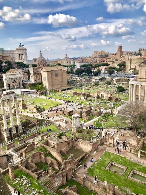 The Roman Forum, Roman Forum Aesthetic, Italy Presentation, Rome Landscape, Roman Archaeology, Roma Aesthetic, Rome Forum, Lucy Foley, Roman Forum Rome