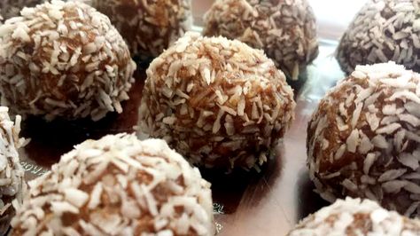 Ojas-Increasing Energy Balls (a no-bake recipe!) - Svastha Ayurveda Ayurvedic Snack Recipes, Ayurvedic Energy Balls, Pitta Breakfast Ayurveda, Ayurvedic Rice Pudding, Ayurvedic Breakfast, Ayurveda Abhyanga, Vegan Energy Balls, Food Meaning, Ayurveda Recipes