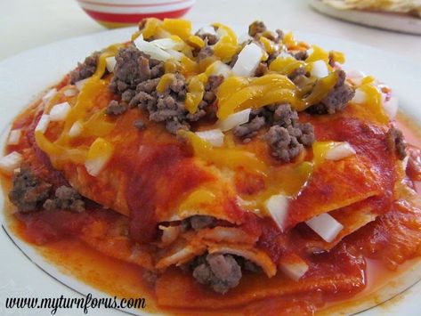 No rolled enchiladas here, just red enchiladas, stacked Chihuahua Style* but with lean ground beef.https://www.myturnforus.com/2014/09/red-enchiladas-stacked-chihuahua-style.html Enchiladas Rojas Recipe, Stacked Enchiladas, Beef Ideas, Mexican Enchiladas, Red Enchiladas, Chile Guajillo, Chicken Enchilada Casserole, Beef Enchiladas, Enchilada Casserole