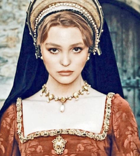 Lily in a test shot as Catherine of Valois for the film "The King"  @fabrizio Catherine Of Valois, Wolf Hall, The Other Boleyn Girl, The White Princess, Rose Depp, Mary Queen Of Scots, Vanessa Paradis, White Princess, Anne Boleyn