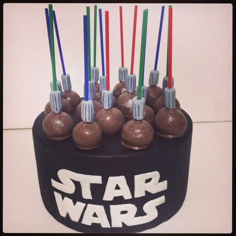 Star wars cakepops #Lightsabercakepops #starwars Starwars Cakepops, Star Wars Cake Pops, Starwars Theme, 60th Birthday Party Ideas, Star Wars Dessert, Yoda Party, Star Wars Birthday Cake, Character Cupcakes, Star Wars Theme Party